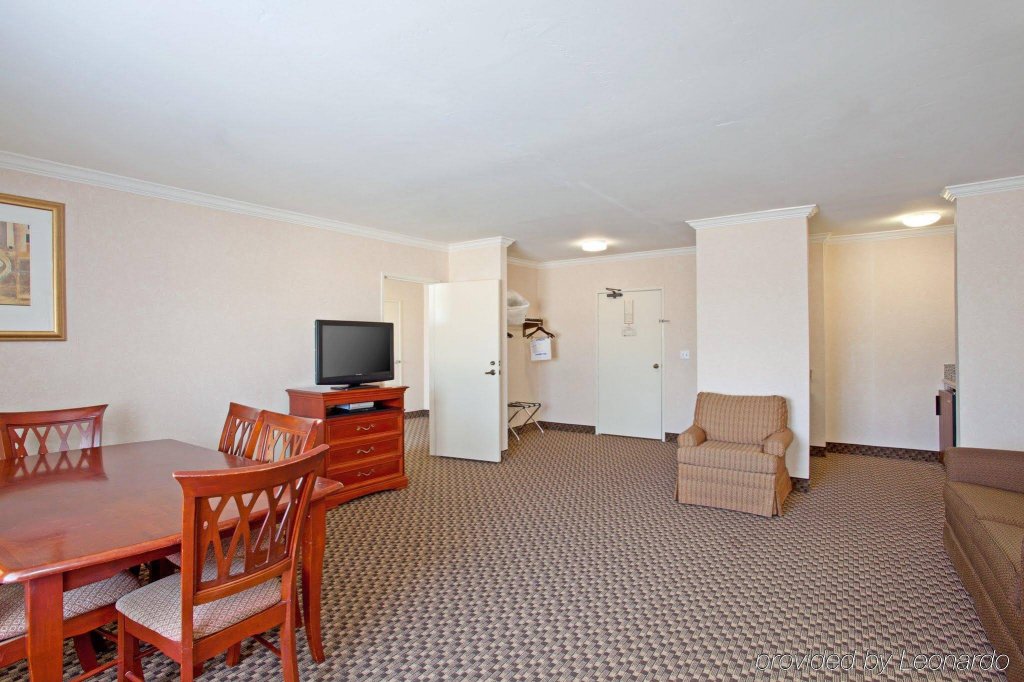 Фото Best Western Plus La Mesa San Diego