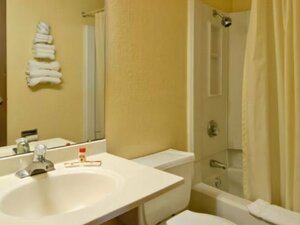 Гостиница Super 8 by Wyndham Huntsville Alabama