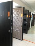 Imperiya Dverei (ulitsa Marshala Zhukova, 53Г), puertas