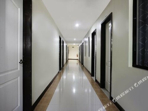 Гостиница Super Oyo 604 Chateau Cinco Dormitel - Hostel в Давао
