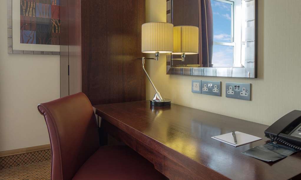 Фото DoubleTree by Hilton Bath
