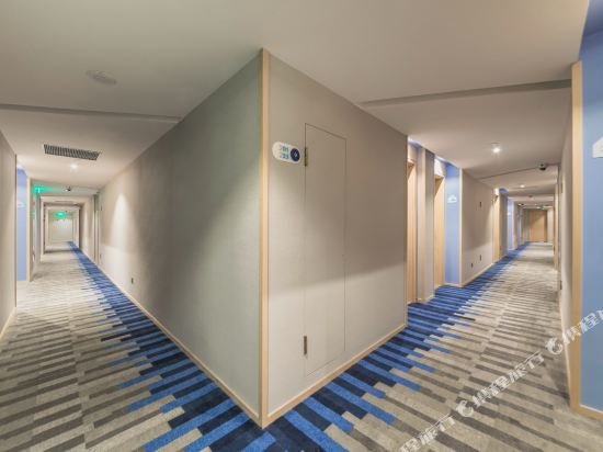 Фото Holiday Inn Express Shanghai Gubei