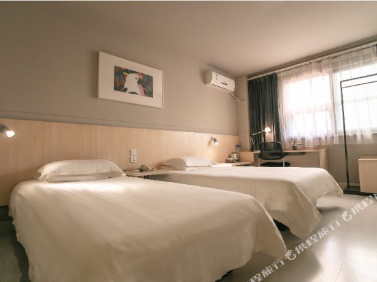 Фото Jinjiang Inn Wuhu Phoenix Food Street