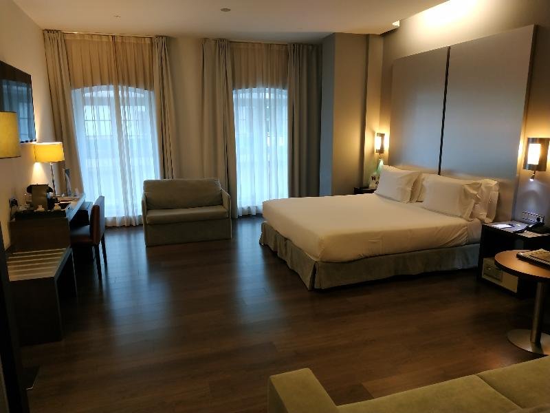 Фото Hotel Sercotel Coliseo