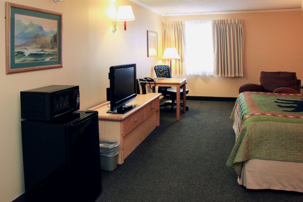 Фото Yellowstone Pioneer Lodge