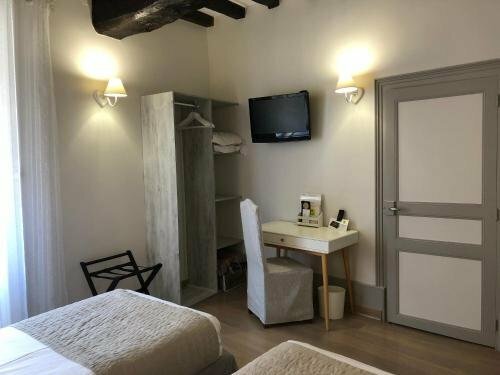 Гостиница Hotel Les Diligences в Шароле