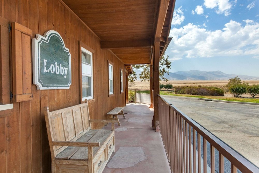 Фото Days Inn by Wyndham Lebec