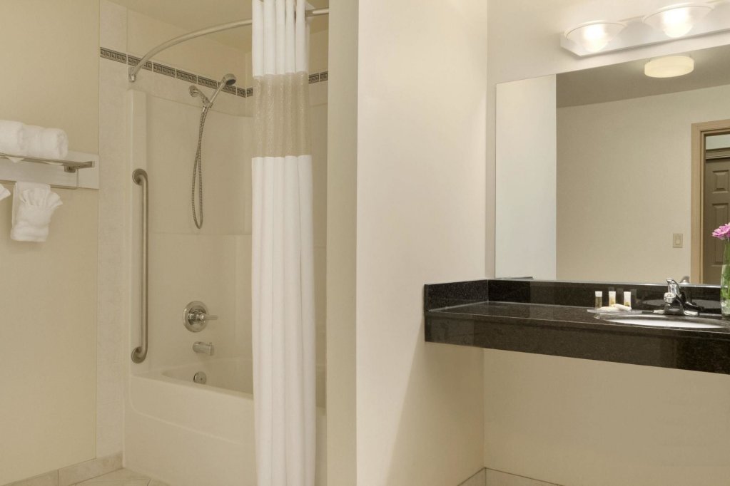 Фото Nova Inn Yellowknife