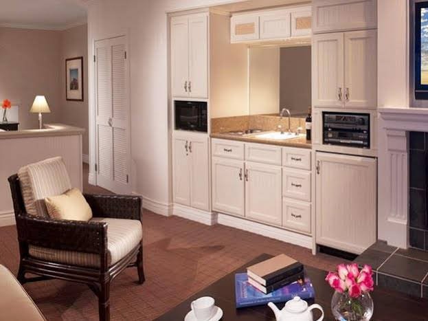 Фото Beach House Hotel at Hermosa Beach