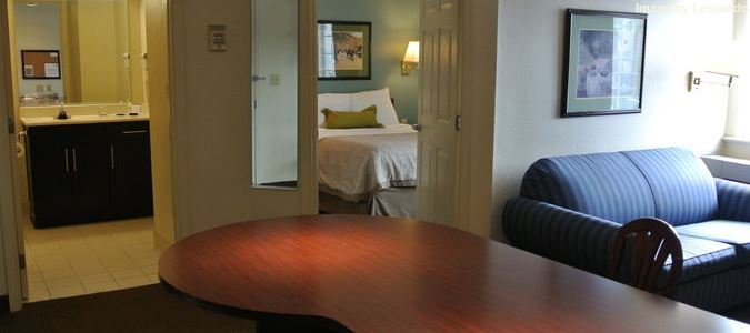 Фото Candlewood Suites Washington-Fairfax, an Ihg Hotel