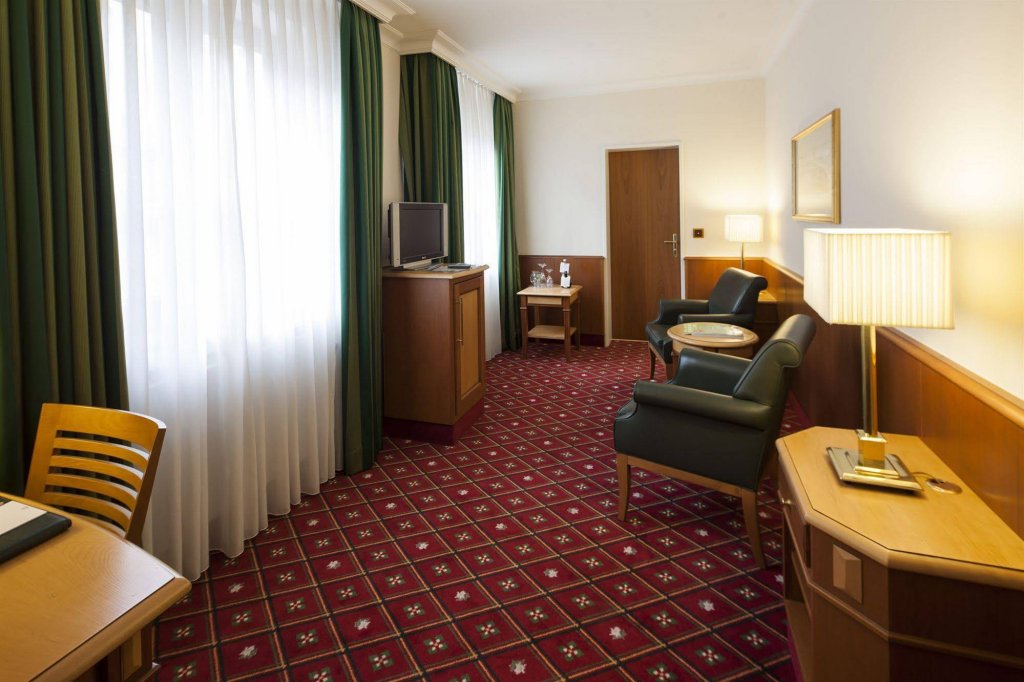 Фото Platzl Hotel