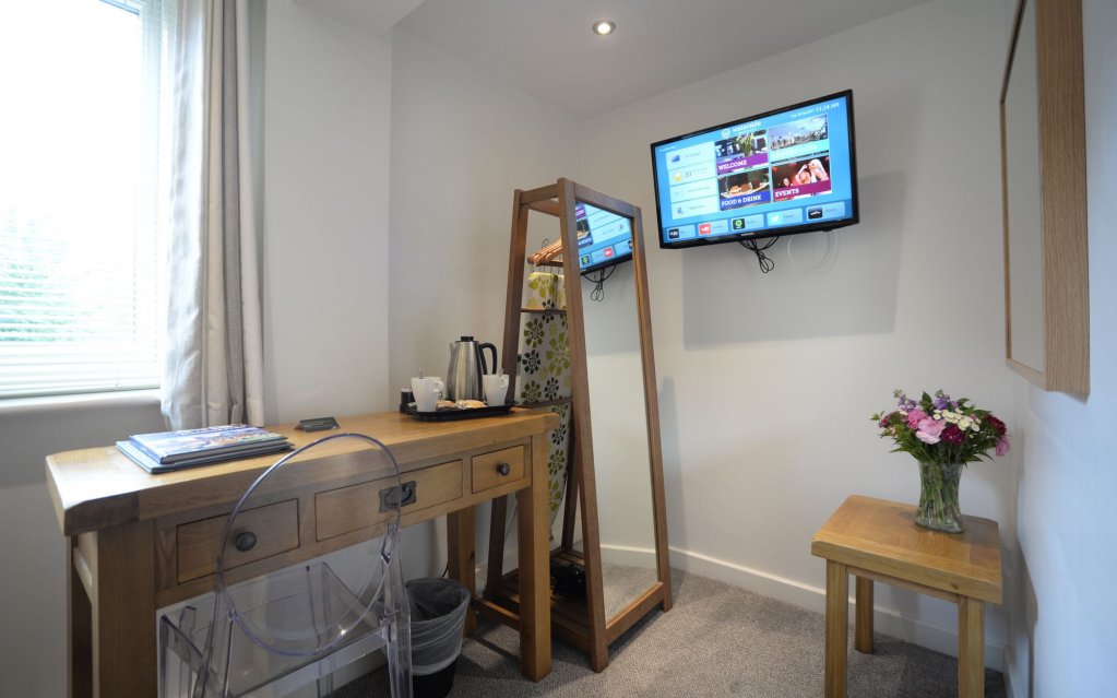 Фото Waterside Hotel & Leisure Club