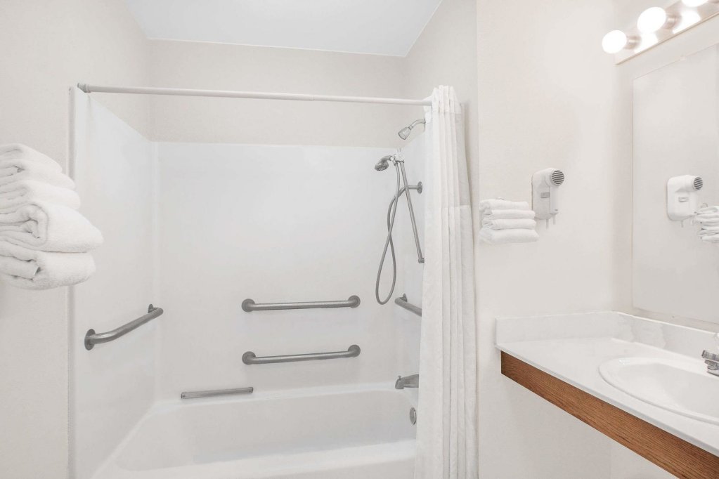 Фото Baymont by Wyndham Meridian