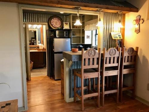 Фото The Old Liberty Schoolhouse