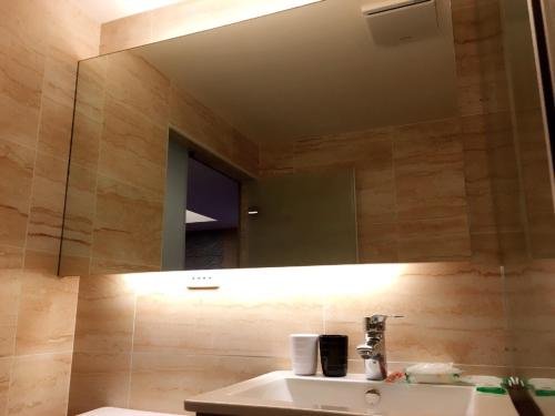 Фото Honey Prince Hotel