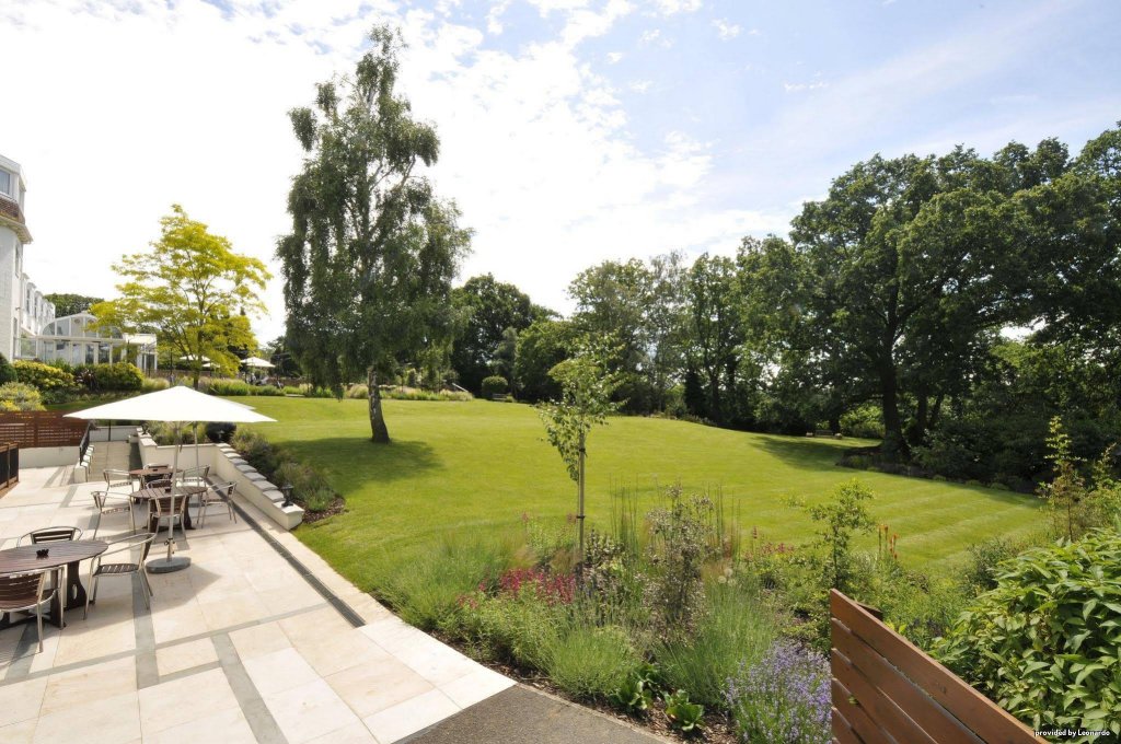 Фото The Bromley Court Hotel