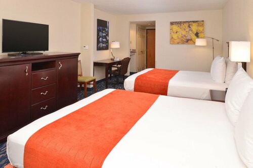 Гостиница Comfort Inn & Suites New Orleans Airport North в Кеннере