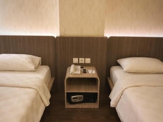 Фото M Premiere Hotel