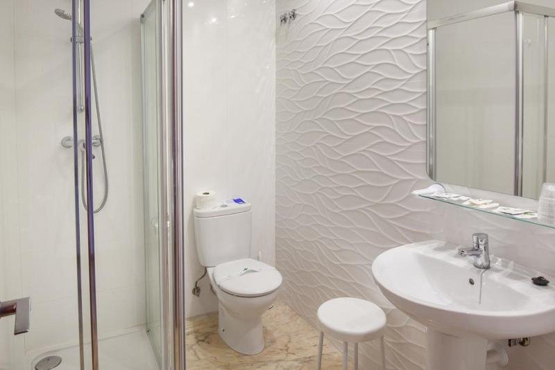 Фото Port Europa Hotel