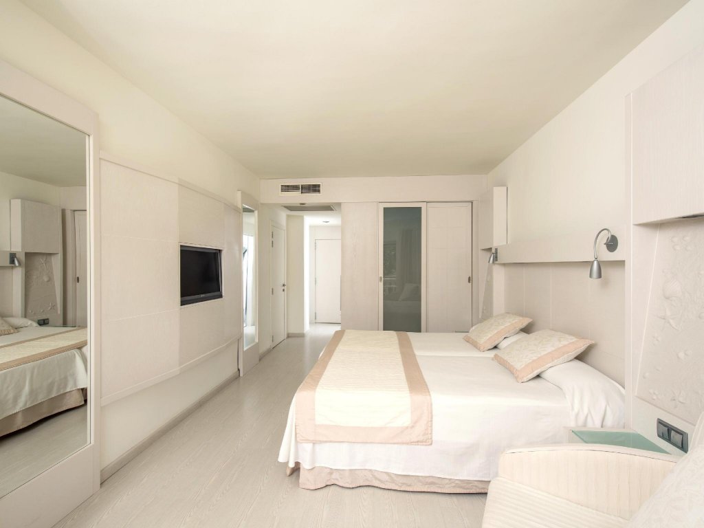 Фото Iberostar Selection Albufera Playa