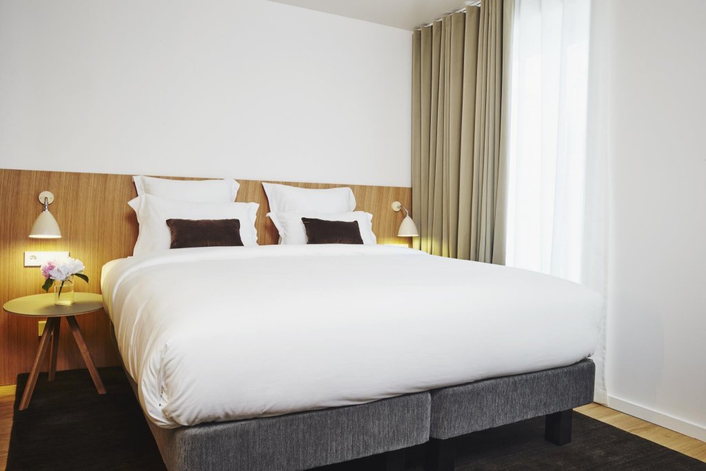 Фото 9Hotel Republique