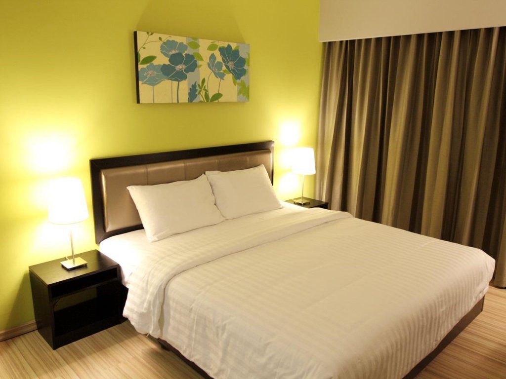 Фото The Brunei Hotel