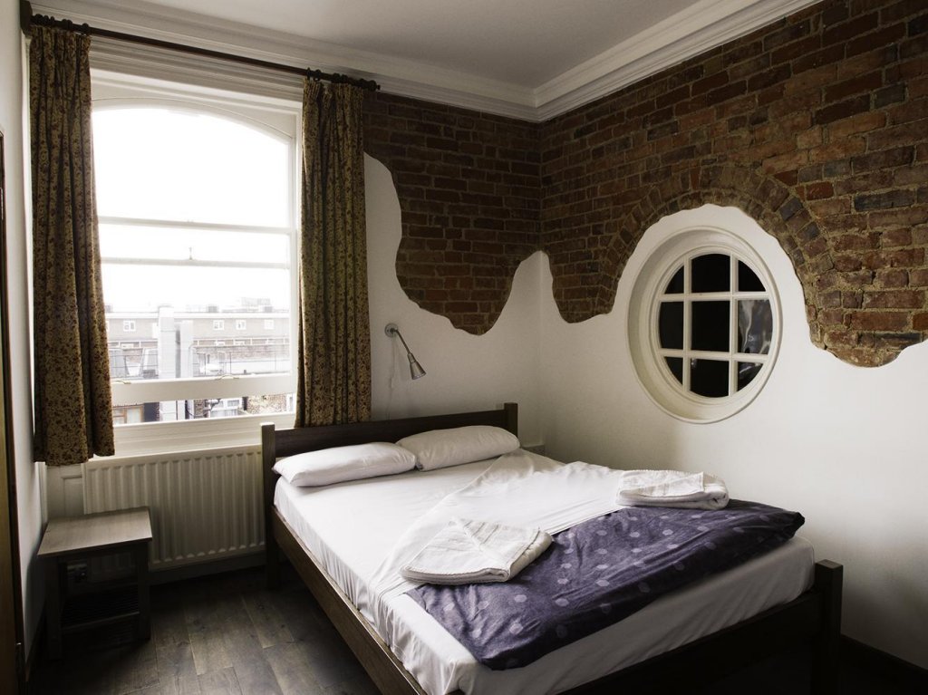 Фото Palmers Lodge Swiss Cottage