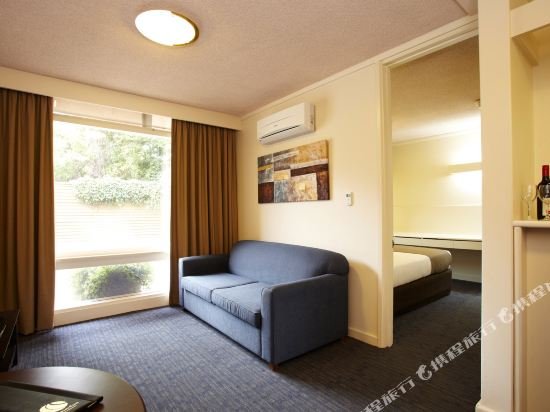 Фото Comfort Hotel Adelaide Meridien