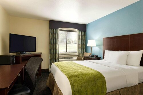 Гостиница Super 8 by Wyndham Nashville Airport North