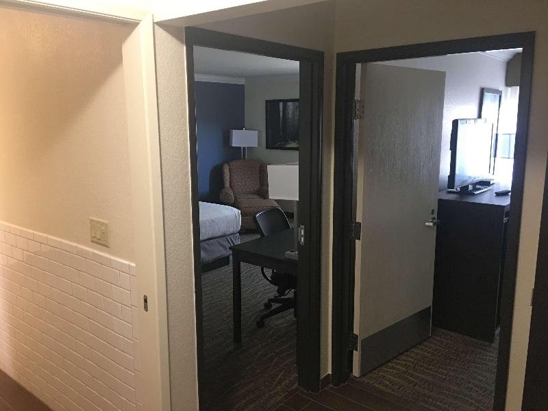 Фото Best Western Town & Country Lodge