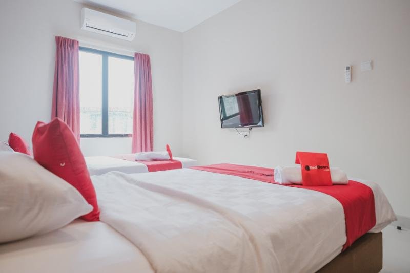 Фото RedDoorz Plus @ Batam Center