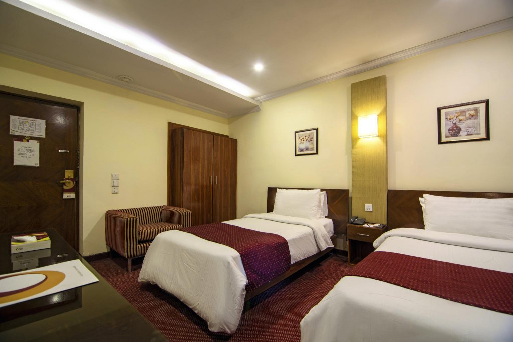 Фото Hotel One - The Mall Lahore