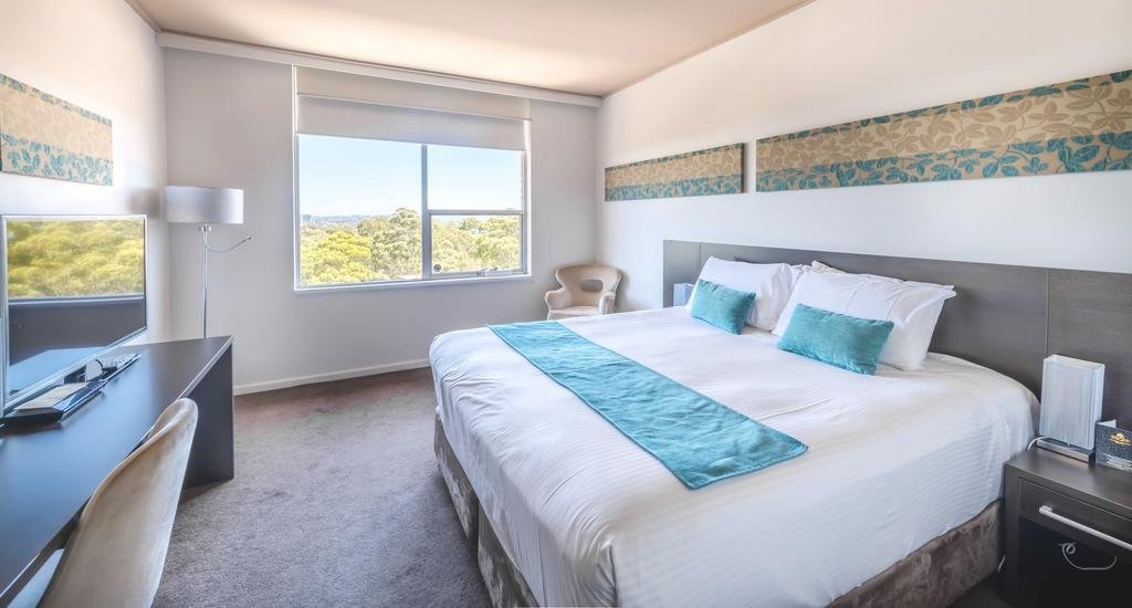 Фото Royal Pacific Hotel