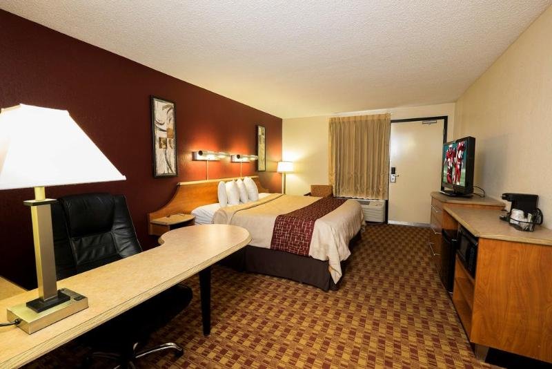 Фото Red Roof Inn Virginia Beach - Norfolk Airport