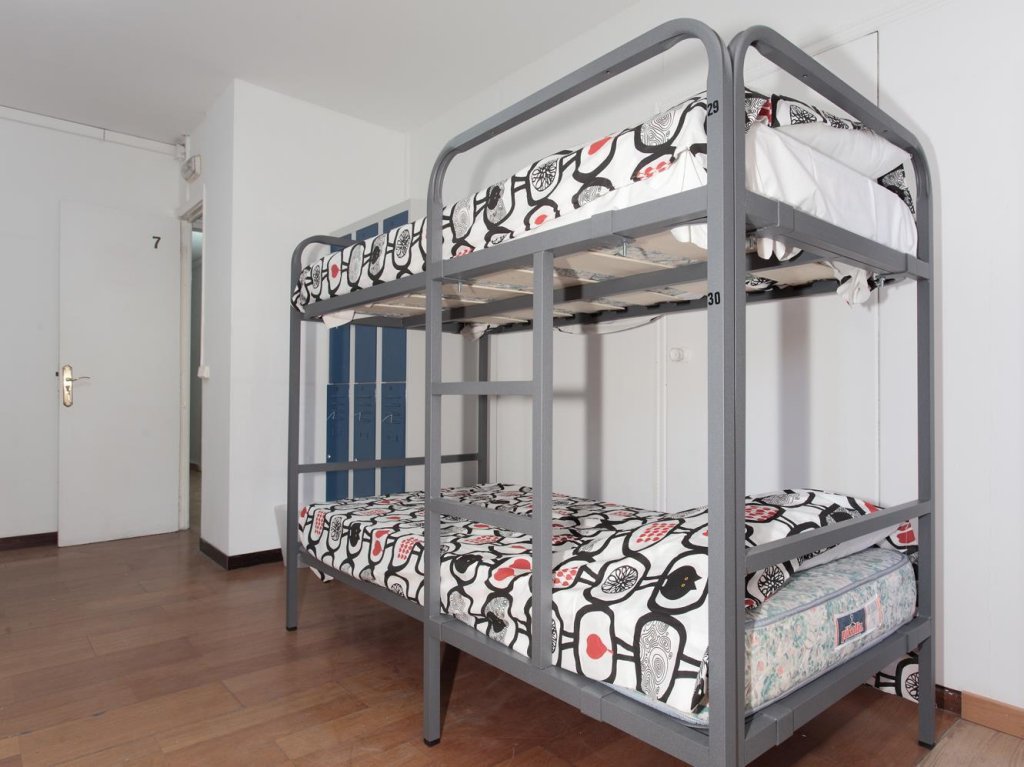 Фото Diagonal House