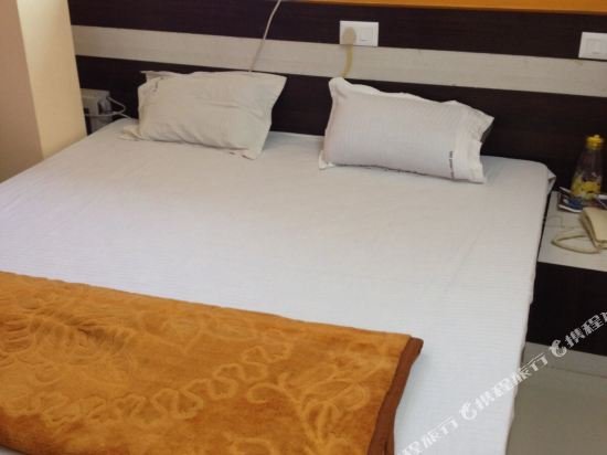 Фото Hotel Viraat Inn