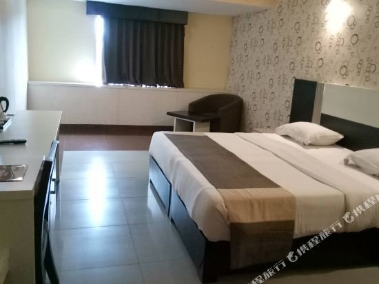 Фото Hotel Oval Surabaya