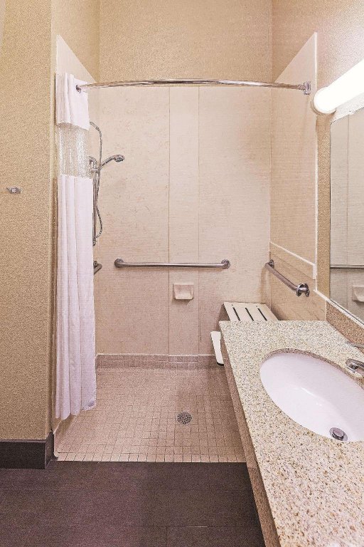 Фото La Quinta Inn & Suites by Wyndham Houston Hobby Airport