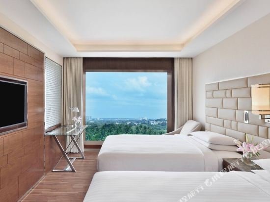 Фото Courtyard by Marriott Bengaluru Hebbal