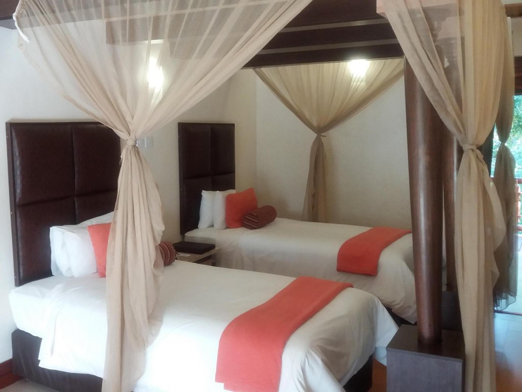 Фото Cresta Mowana Safari Resort & SPA