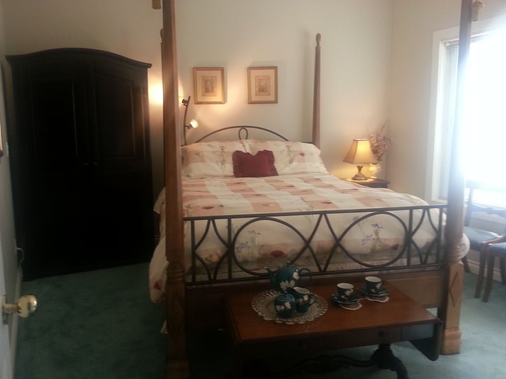 Фото By the Sea BnB Sidney Bc