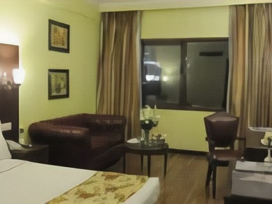 Фото Hotel Ritz Plaza