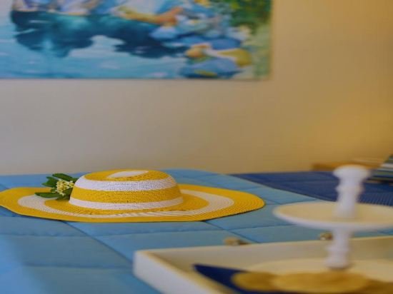 Фото Dolphin Bay Hotel