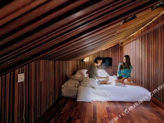 Фото The Happy 8 Retreat @ Old Town