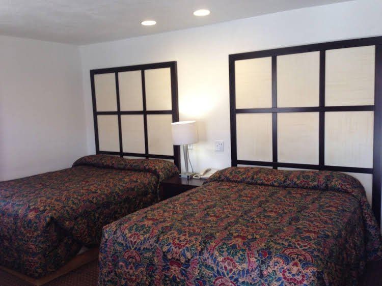 Фото Roswell Inn