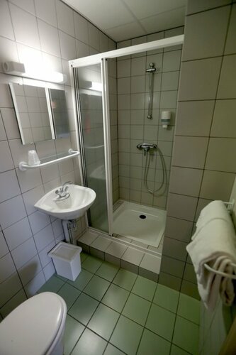 Гостиница Logis Hotel Le P'Tit Cham в Клермон-Ферране