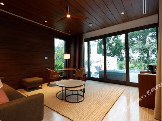 Фото Quest Plus Conference Center, Clark