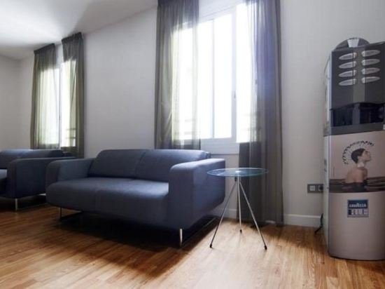 Фото Hostal Bcn Ramblas