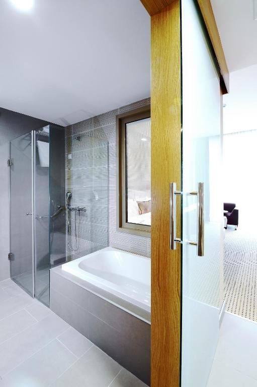 Фото Ramada by Wyndham Podgorica