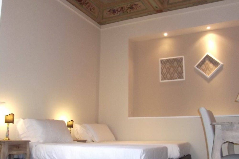 Фото Little Queen Suite